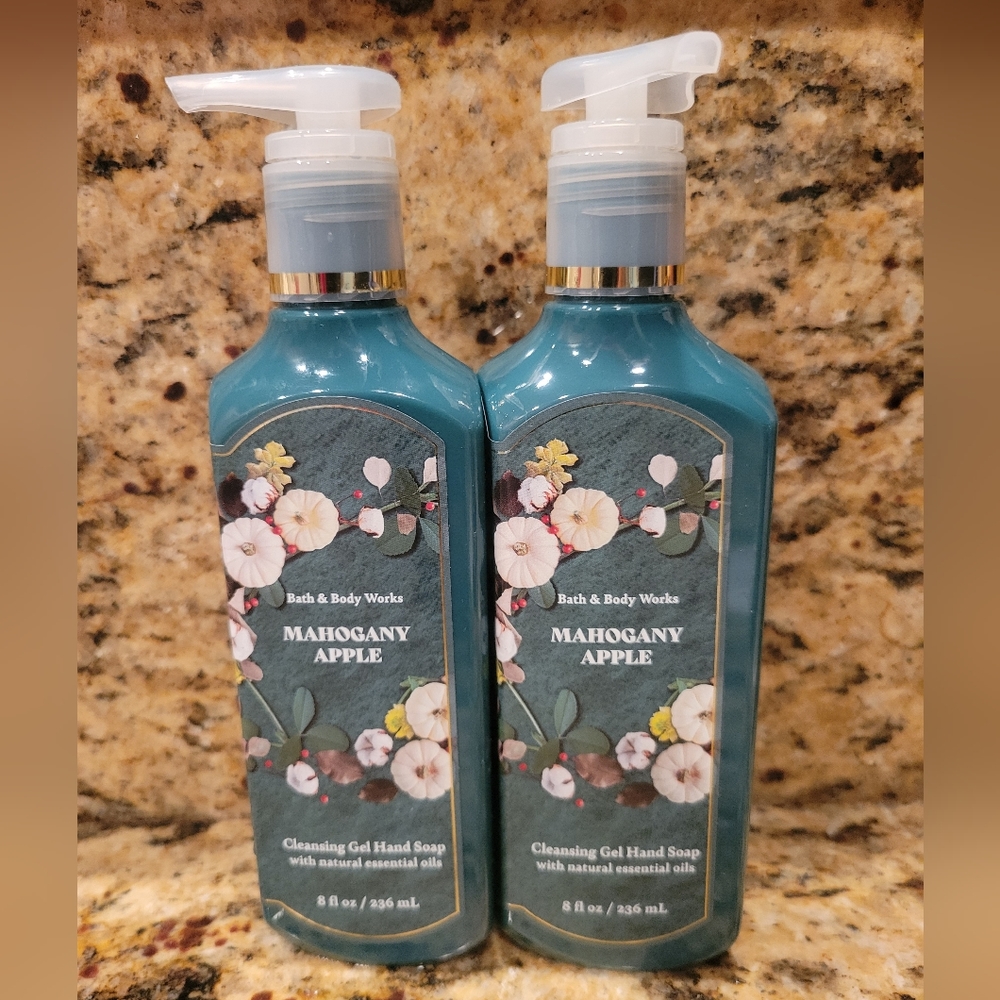 2 Bath & Body Works Mahogany Apple Foaming Hand Soaps NEW Fall Autumn Home